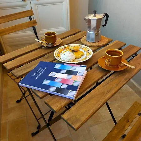 Biby's Place Apartment